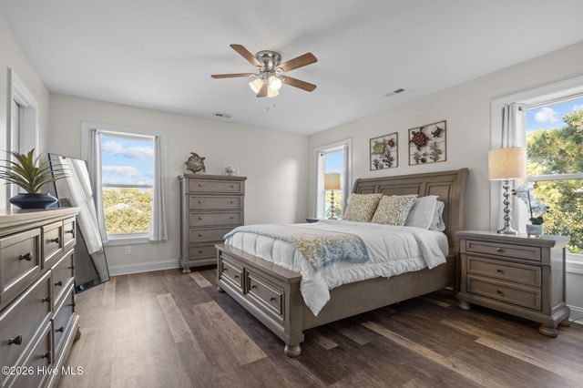 10522 Island Circle, Emerald Isle, NC 28594