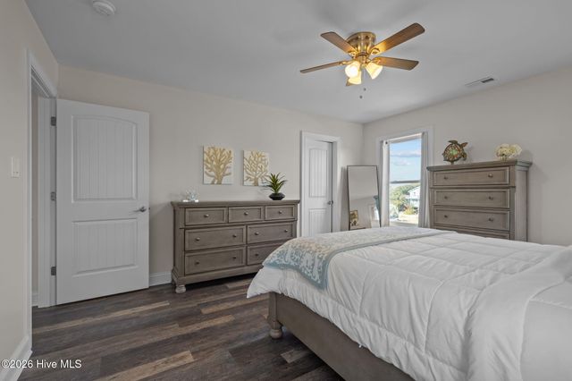 10522 Island Circle, Emerald Isle, NC 28594