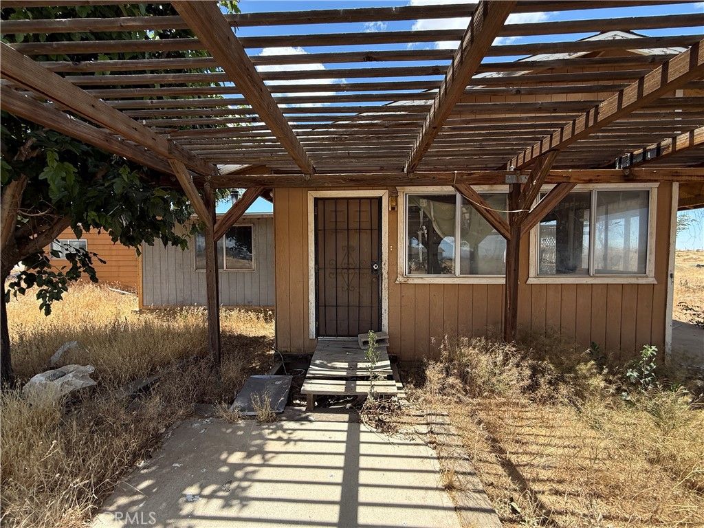Image 10 of property listing at 11744 Wagon Wheel, Victorville, CA 92392