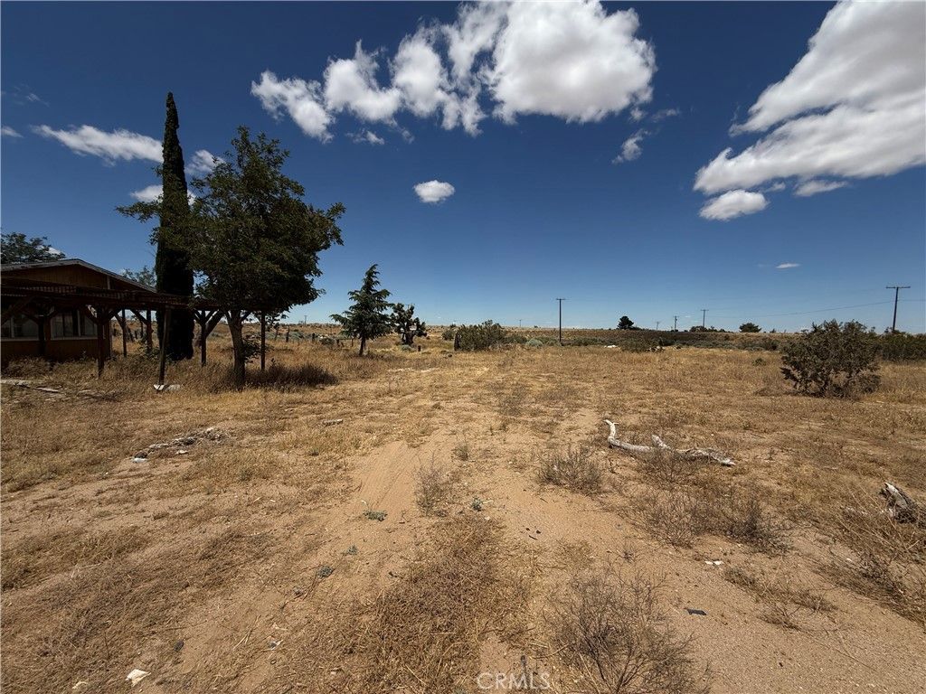 Image 11 of property listing at 11744 Wagon Wheel, Victorville, CA 92392