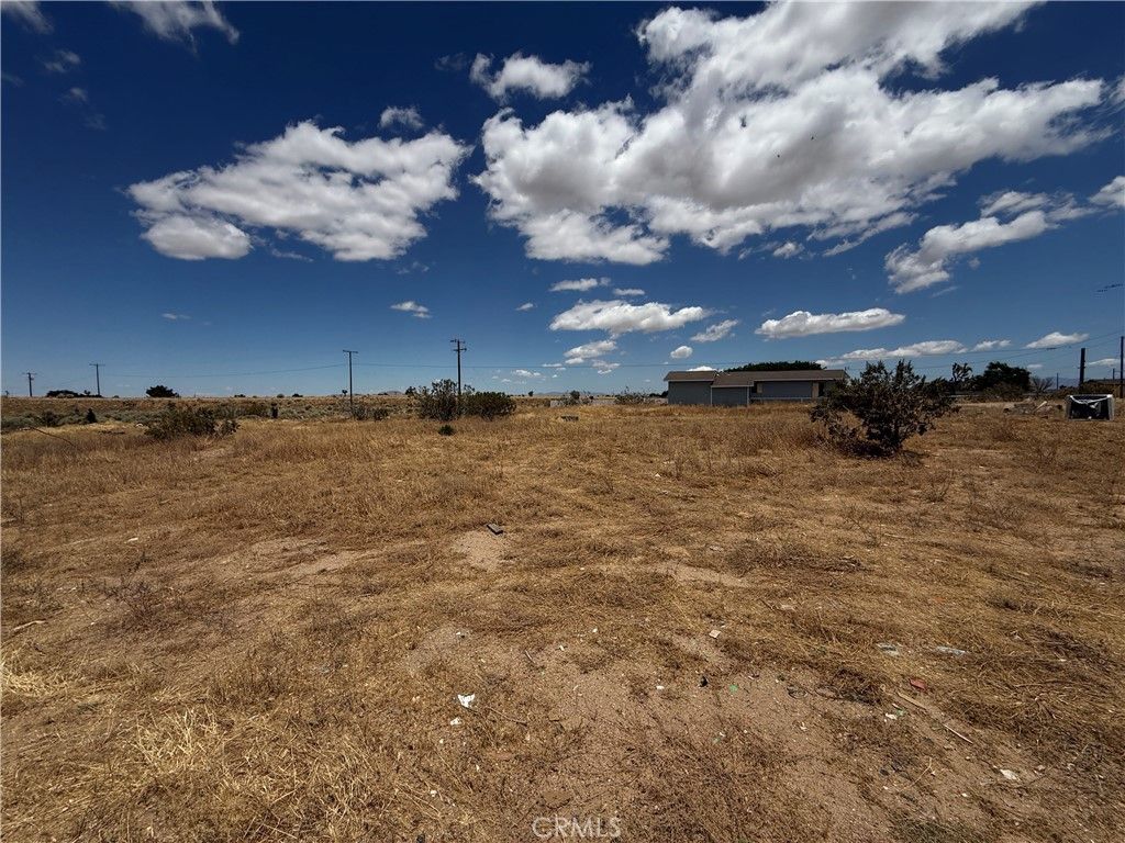 Image 16 of property listing at 11744 Wagon Wheel, Victorville, CA 92392