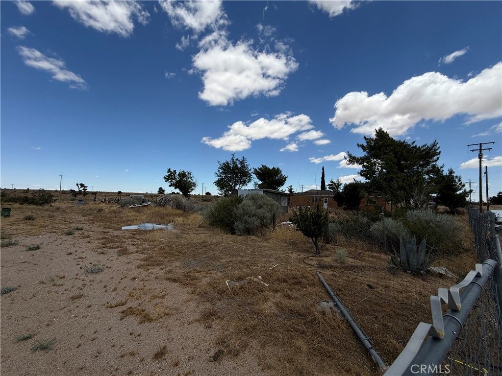 Image 25 of property listing at 11744 Wagon Wheel, Victorville, CA 92392