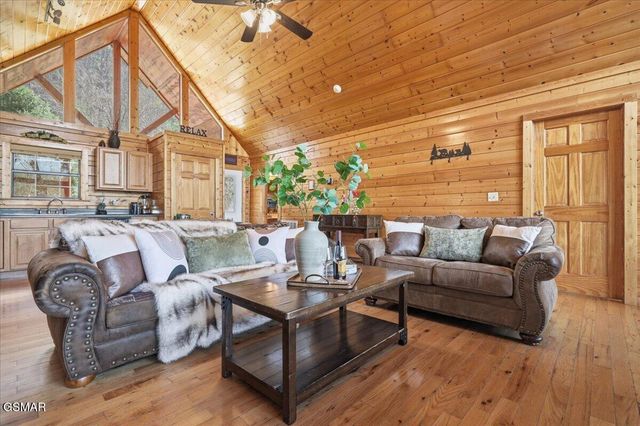 1503 Turkey Trot Way, Sevierville, TN 37876