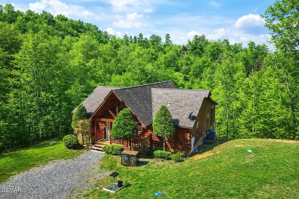 1503 Turkey Trot Way, Sevierville, TN 37876