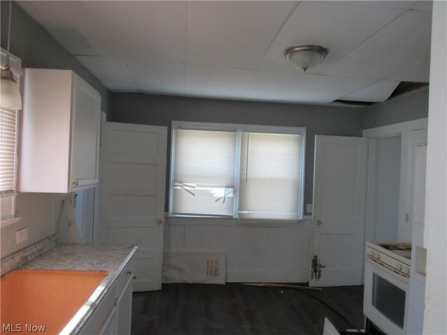 13208 Maplerow Avenue, Garfield Heights, OH 44105