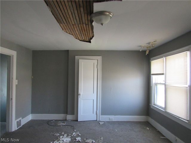 13208 Maplerow Avenue, Garfield Heights, OH 44105