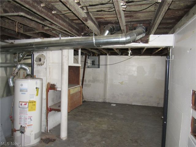 13208 Maplerow Avenue, Garfield Heights, OH 44105