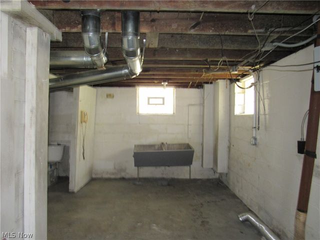 13208 Maplerow Avenue, Garfield Heights, OH 44105