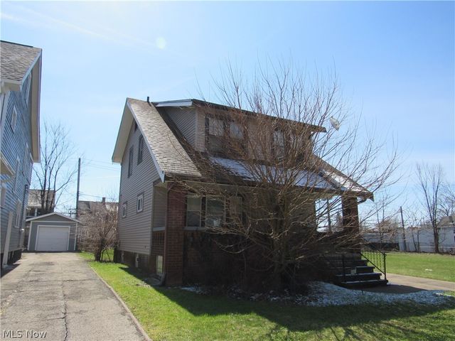 13208 Maplerow Avenue, Garfield Heights, OH 44105