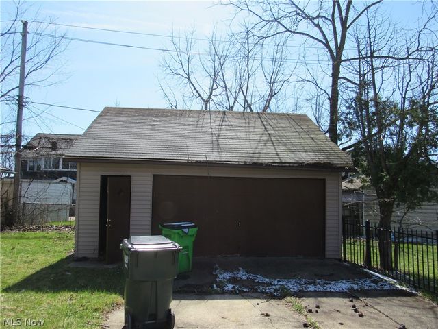 13208 Maplerow Avenue, Garfield Heights, OH 44105