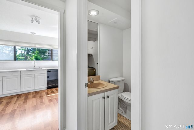 85 Viscount Drive 2E, Milford, CT 06460