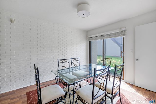 85 Viscount Drive 2E, Milford, CT 06460
