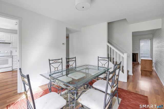 85 Viscount Drive 2E, Milford, CT 06460