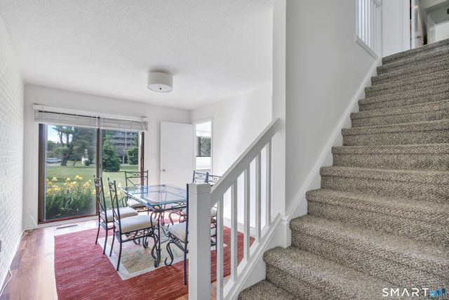 85 Viscount Drive 2E, Milford, CT 06460