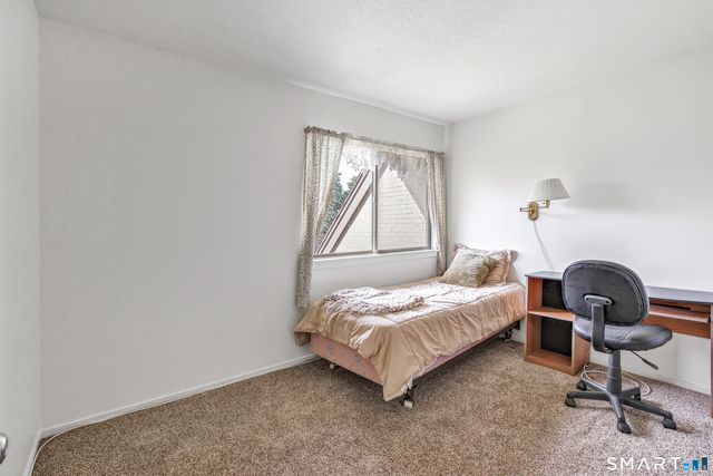 85 Viscount Drive 2E, Milford, CT 06460