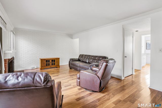 85 Viscount Drive 2E, Milford, CT 06460