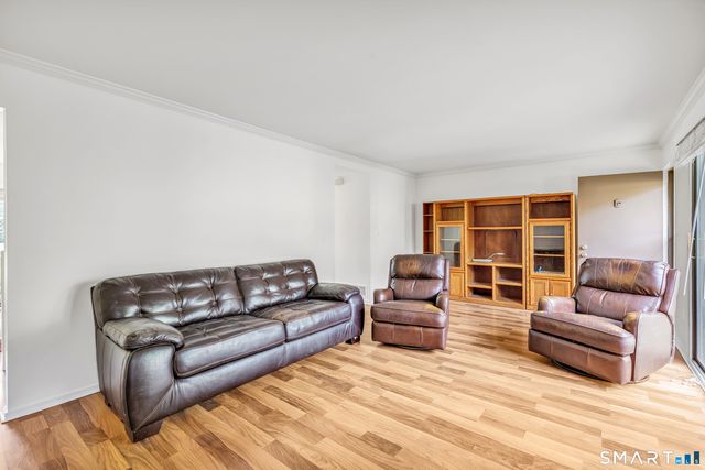 85 Viscount Drive 2E, Milford, CT 06460