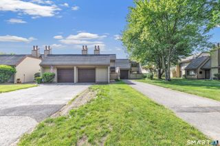 85 Viscount Drive 2E, Milford, CT 06460