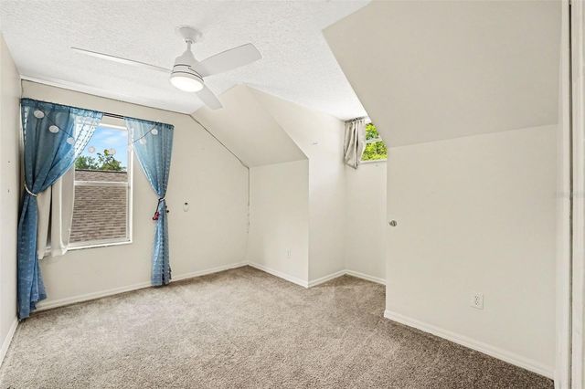 5865 MEADOWPARK PL, Lithia, FL 33547