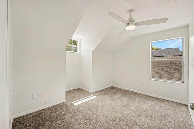 5865 MEADOWPARK PL, Lithia, FL 33547