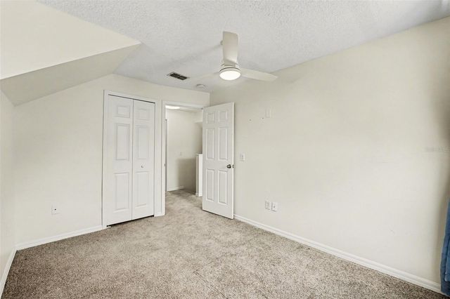 5865 MEADOWPARK PL, Lithia, FL 33547