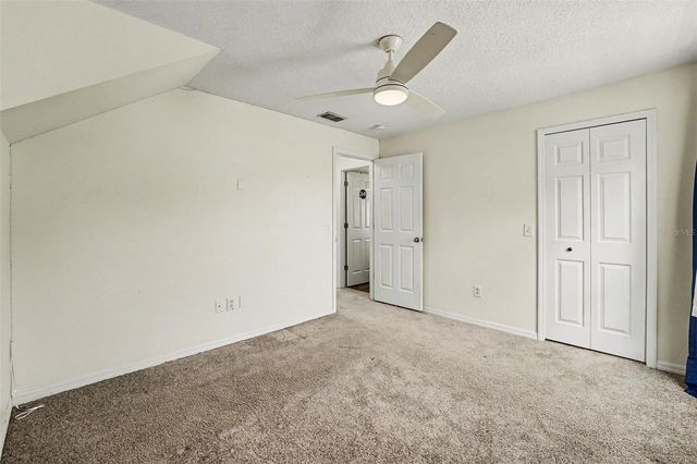 5865 MEADOWPARK PL, Lithia, FL 33547