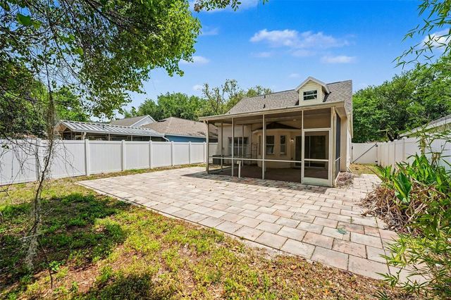 5865 MEADOWPARK PL, Lithia, FL 33547
