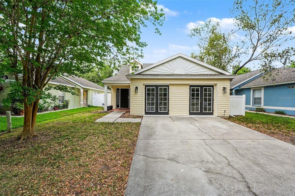 5865 MEADOWPARK PL, Lithia, FL 33547