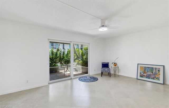 233 Palm DR 233-1, Naples, FL 34112