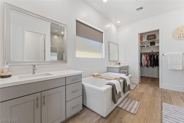 5241 Brayden Court, Las Vegas, NV 89131