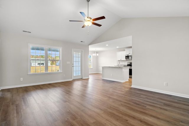 940 Woodside Dr., Conway, SC 29526