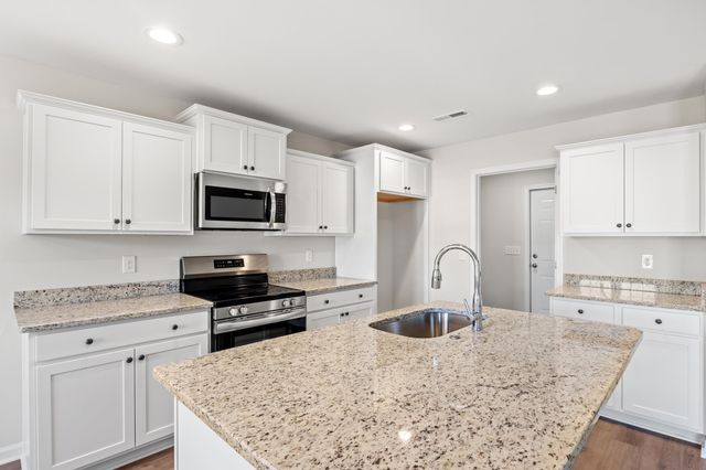 940 Woodside Dr., Conway, SC 29526