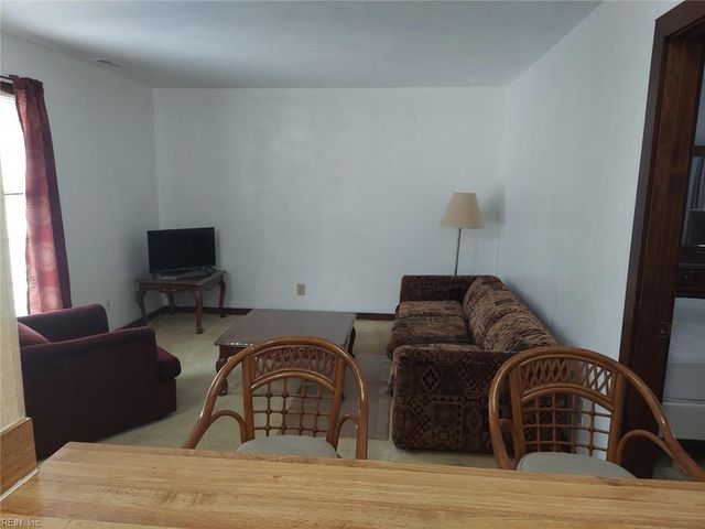 318 Washington St Apt D, Portsmouth, VA 23704