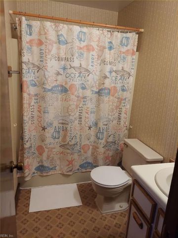 318 Washington St Apt D, Portsmouth, VA 23704