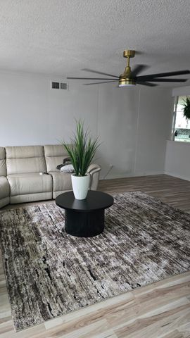 1415 Gillette Street, Dallas, TX 75217