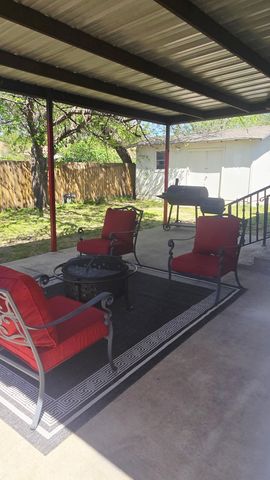 1415 Gillette Street, Dallas, TX 75217