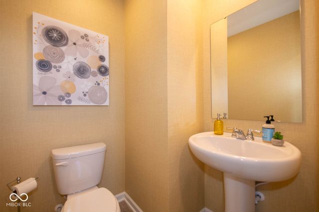 6817 Levant Lane, Indianapolis, IN 46221