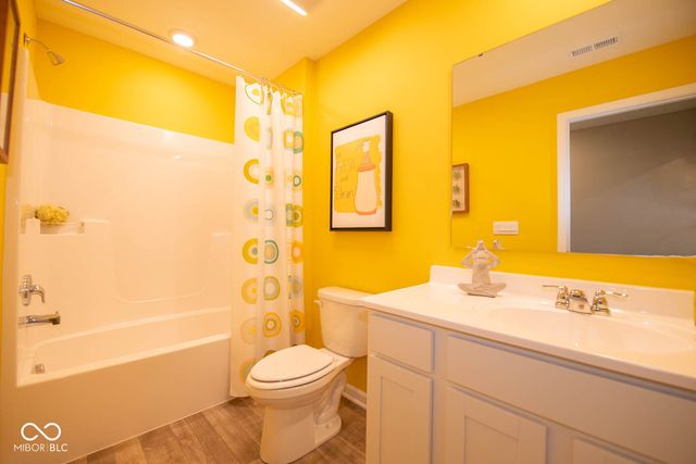 6817 Levant Lane, Indianapolis, IN 46221