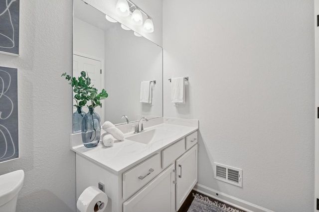 W139N6328 Bridal Wreath LANE, Menomonee Falls, WI 53051