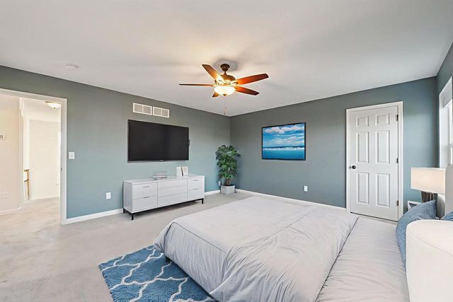 W139N6328 Bridal Wreath LANE, Menomonee Falls, WI 53051