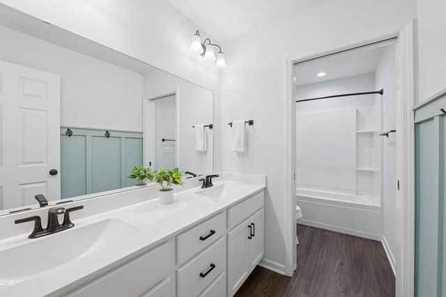 W139N6328 Bridal Wreath LANE, Menomonee Falls, WI 53051