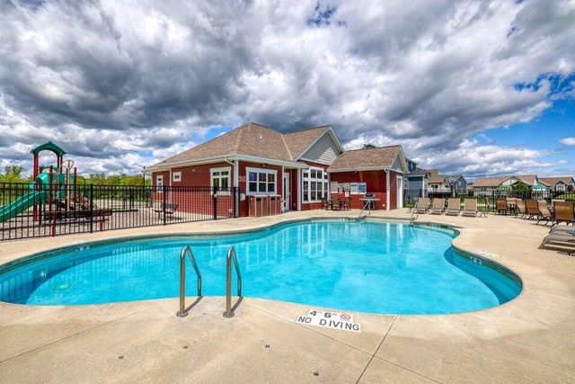 W139N6328 Bridal Wreath LANE, Menomonee Falls, WI 53051