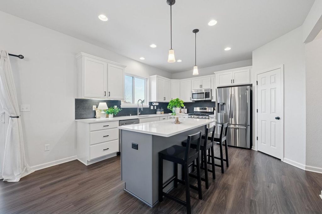 W139N6328 Bridal Wreath LANE, Menomonee Falls, WI 53051