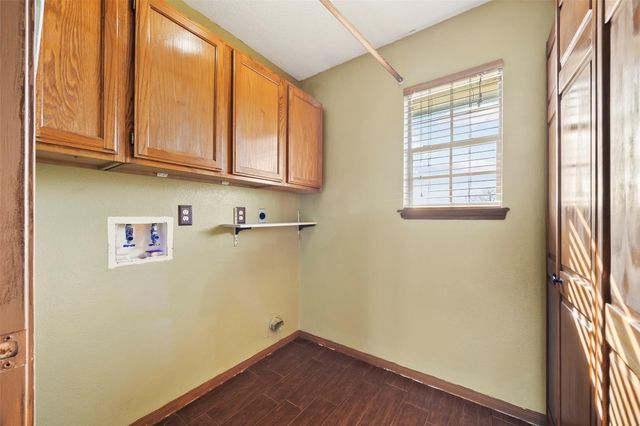 239 County Road 402, Danbury, TX 77534