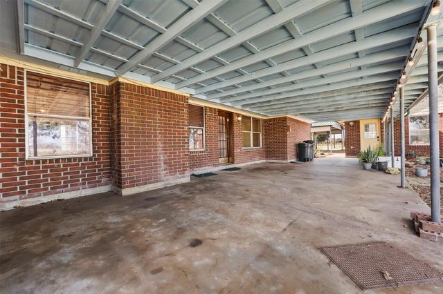 239 County Road 402, Danbury, TX 77534