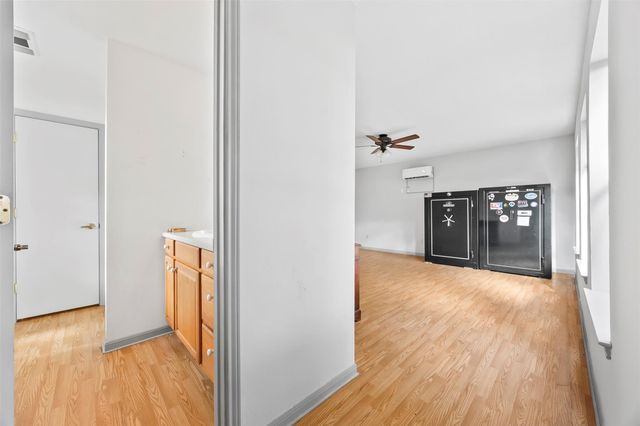 239 County Road 402, Danbury, TX 77534