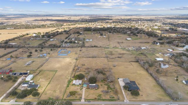 239 County Road 402, Danbury, TX 77534