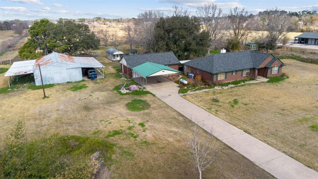 239 County Road 402, Danbury, TX 77534
