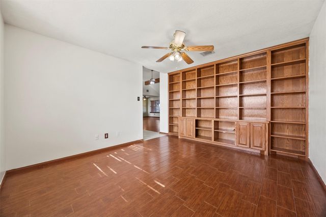 239 County Road 402, Danbury, TX 77534