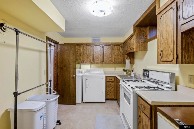 7603 S 88th Street, La Vista, NE 68128